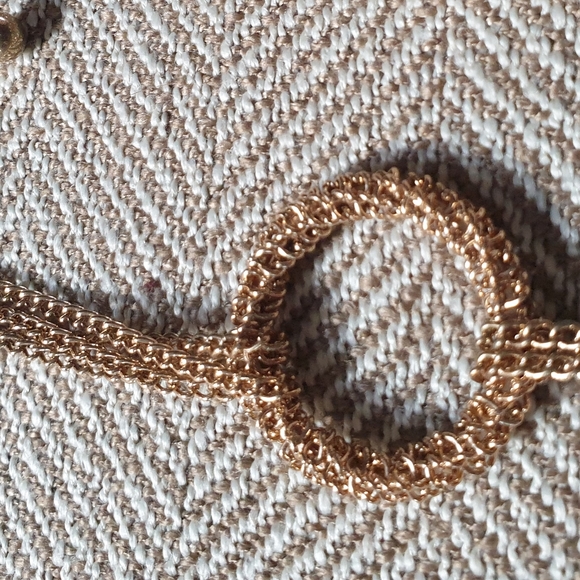 32" Jeweled Connections with Twisted Rings - Picture 12 of 15